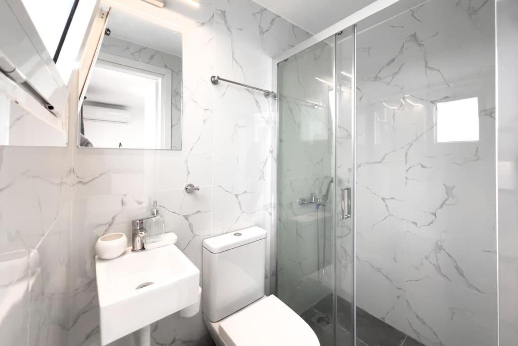Spacious Penthouse Near Downtown เอเธนส์ ภายนอก รูปภาพ